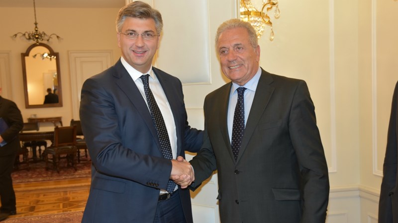 Predsjednik Vlade Andrej Plenković s povjerenikom Europske komisije Avramopoulosom